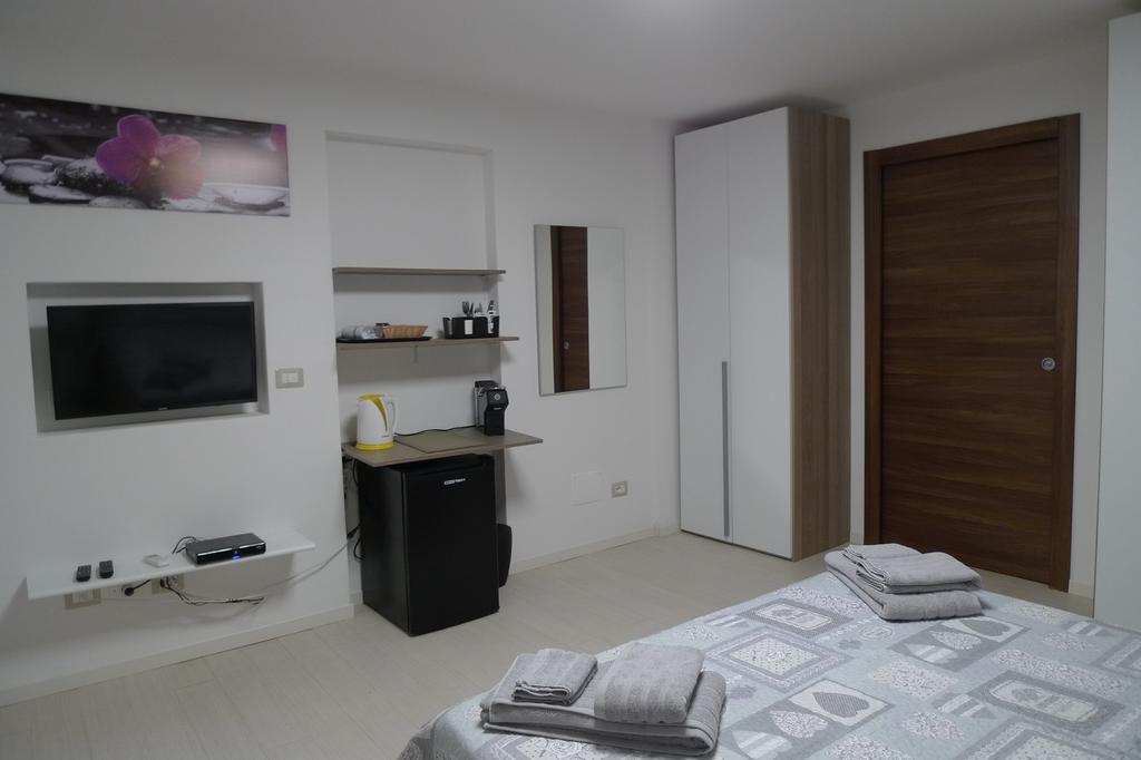 Villaggio Est Affittacamere San Teodoro  Exterior photo